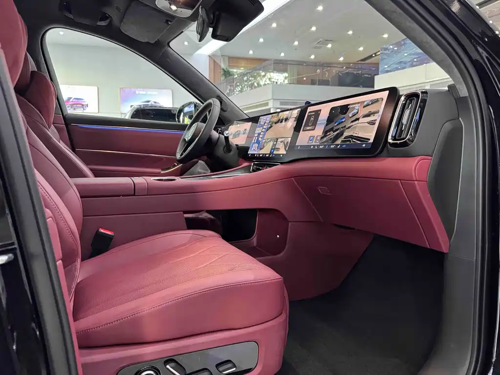 SUV M8 2025 Edition Range-Extended Ultra Version 53.4kWh 5-Seat Version 192-line LiDAR)
