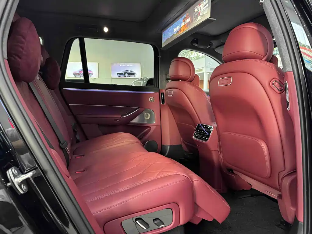 SUV M8 2025 Edition Range-Extended Ultra Version 53.4kWh 5-Seat Version 192-line LiDAR)