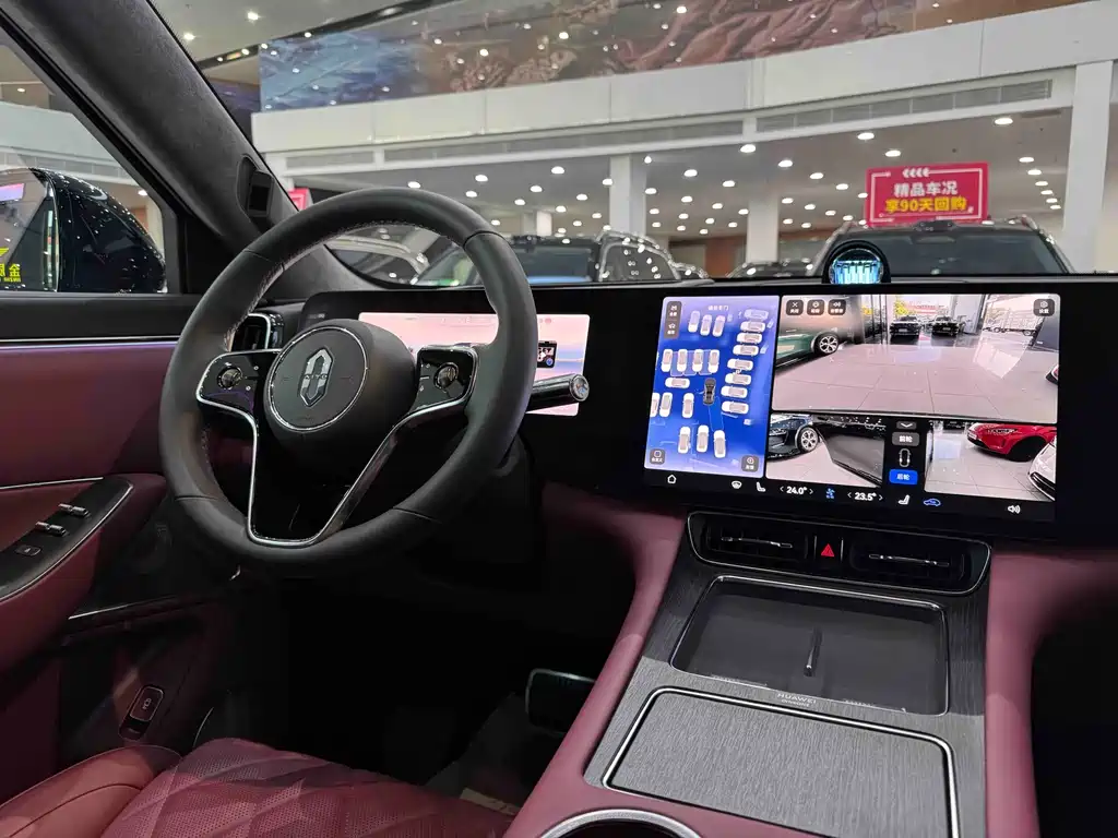 SUV M8 2025 Edition Range-Extended Ultra Version 53.4kWh 5-Seat Version 192-line LiDAR)