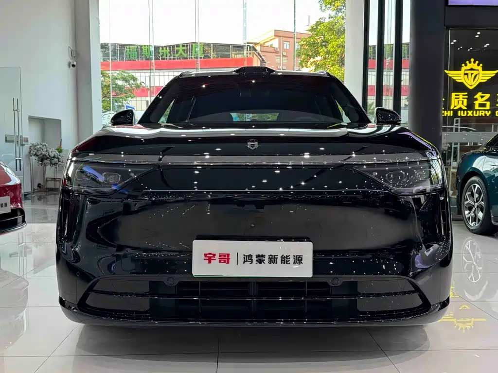 SUV M8 2025 Edition Range-Extended Ultra Version 53.4kWh 5-Seat Version 192-line LiDAR)