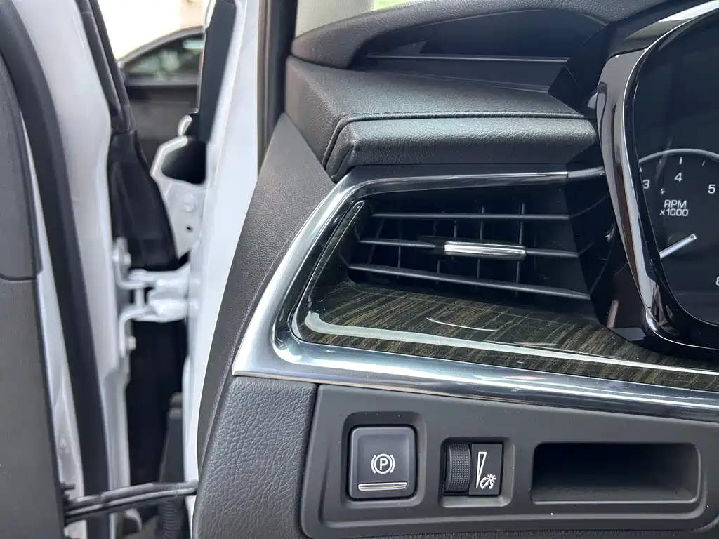 Cadillac XT5 2018 28T AWD Luxury Edition