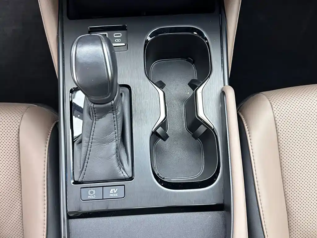 Lexus ES 2025 300h Premium Edition