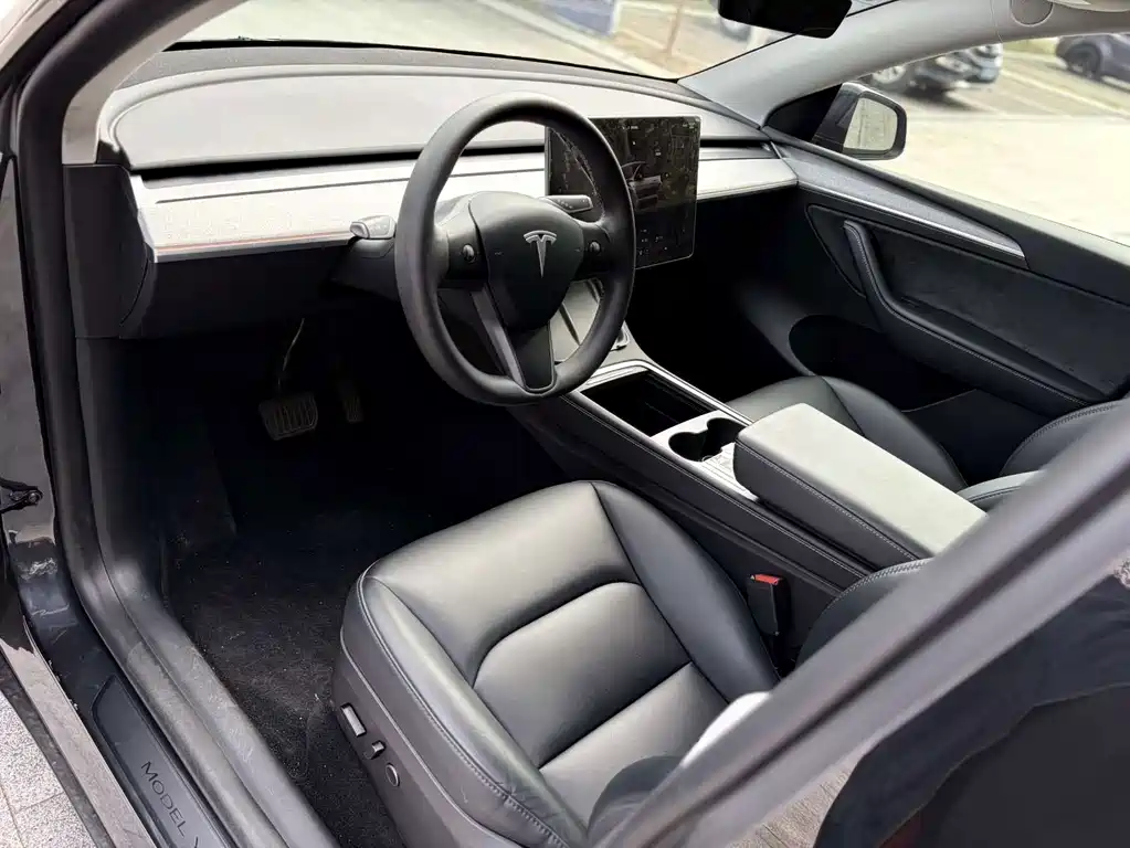 Model Y 2024 Rear-Wheel Drive Edition