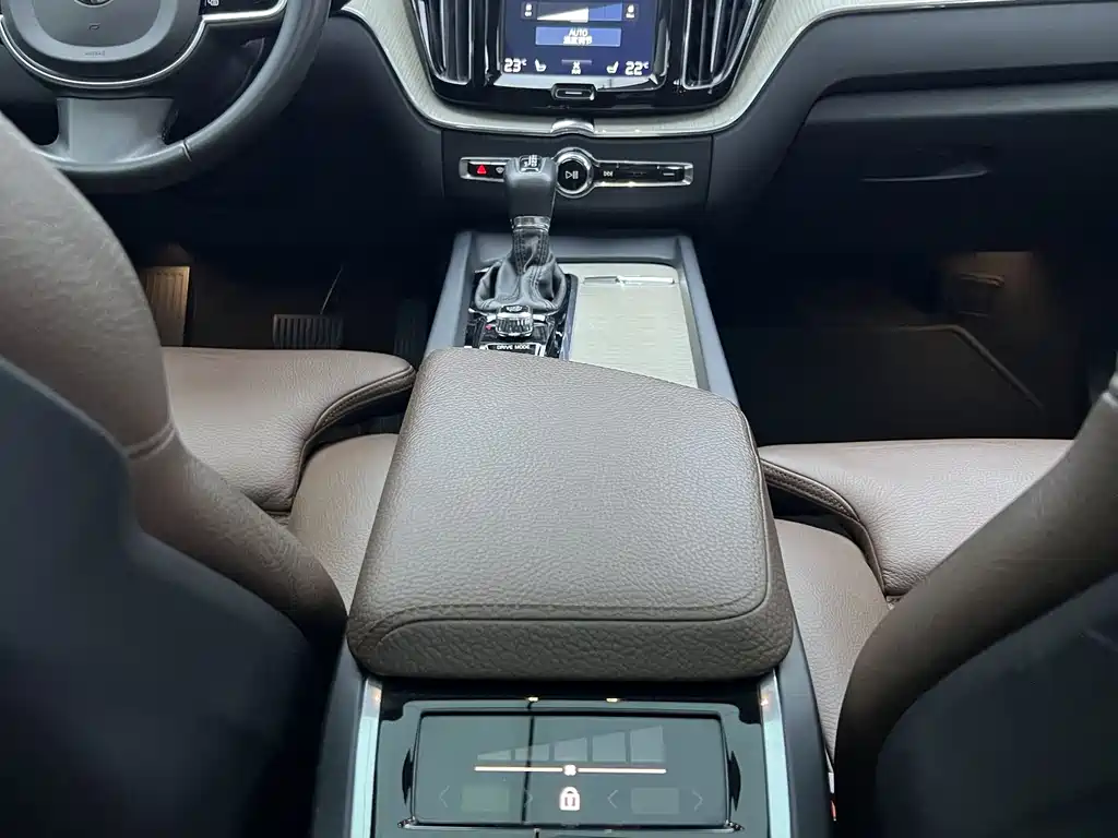 Volvo XC60 2020 T5 AWD Intelligent Luxury Edition
