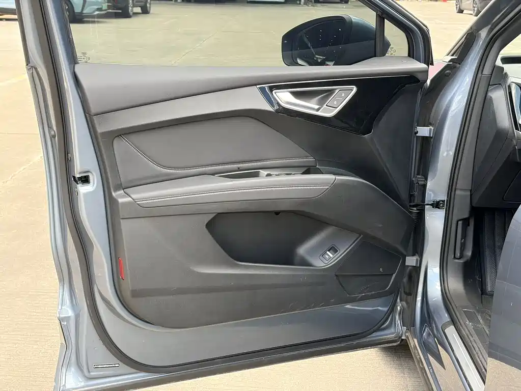 Audi Q4 e-tron 2024 40 e-tron Creative Edition