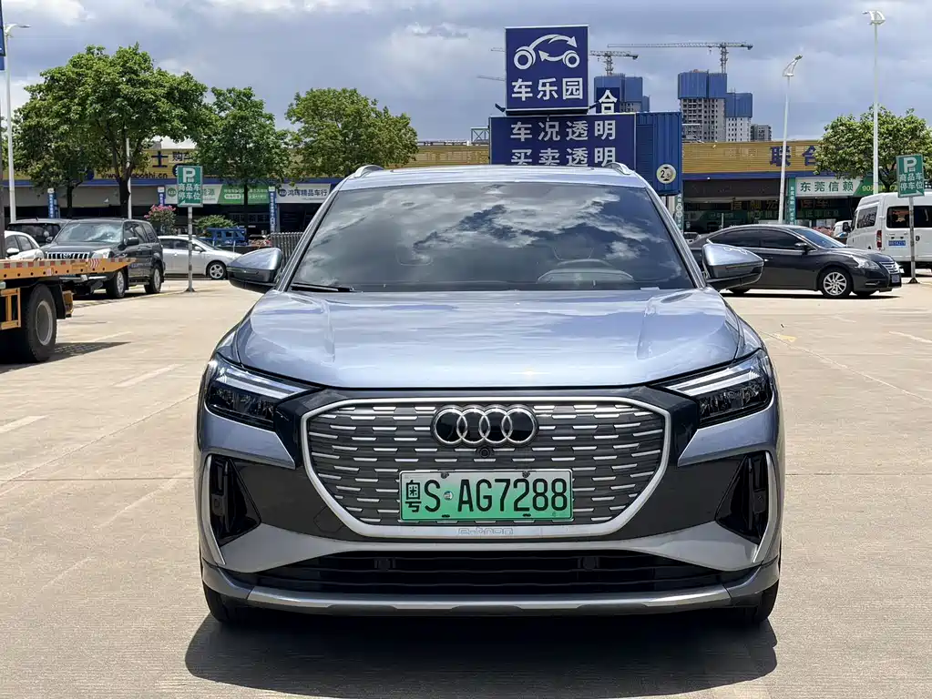 Audi Q4 e-tron 2024 40 e-tron Creative Edition