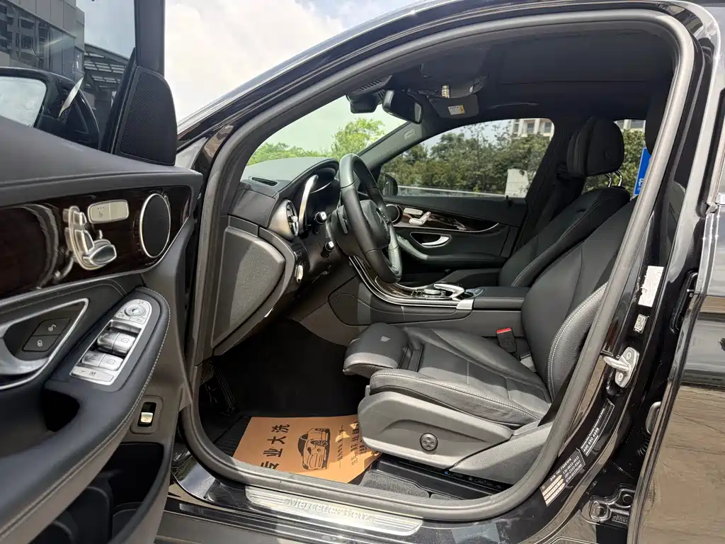Mercedes GLC 2017 GLC 260 4MATIC Luxury Edition