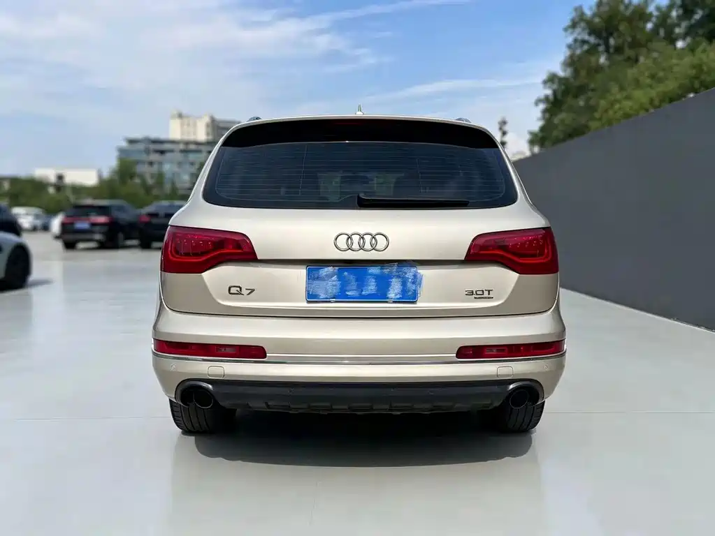 Audi Q7 2011 3.0 TFSI Tech Line 245kW