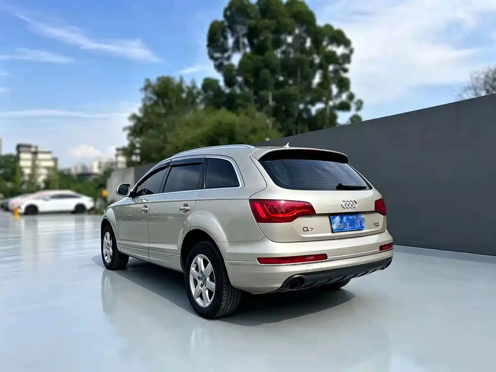 Audi Q7 2011 3.0 TFSI Tech Line 245kW