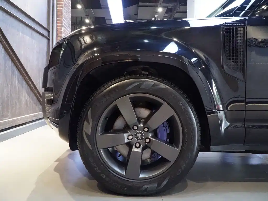Land Rover Defender 2024 110 3.0T P400 Dark Special Edition