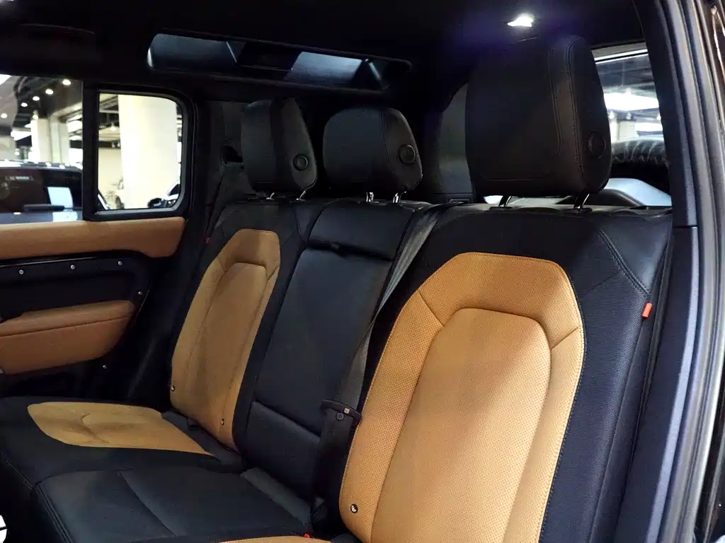 Land Rover Defender 2024 110 3.0T P400 Dark Special Edition