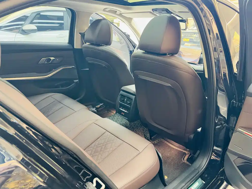 BMW 3 Series 2025 Model 330Li M Sport Nightshade Package