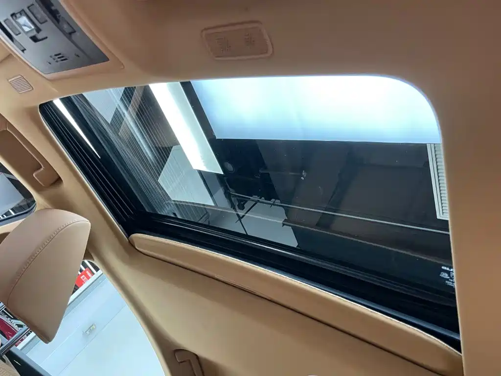 Lexus ES 2022 300h Excellence Edition
