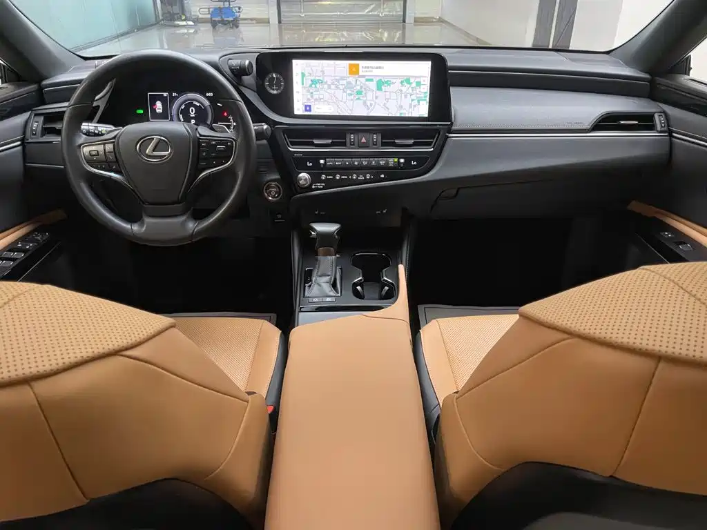 Lexus ES 2022 300h Excellence Edition