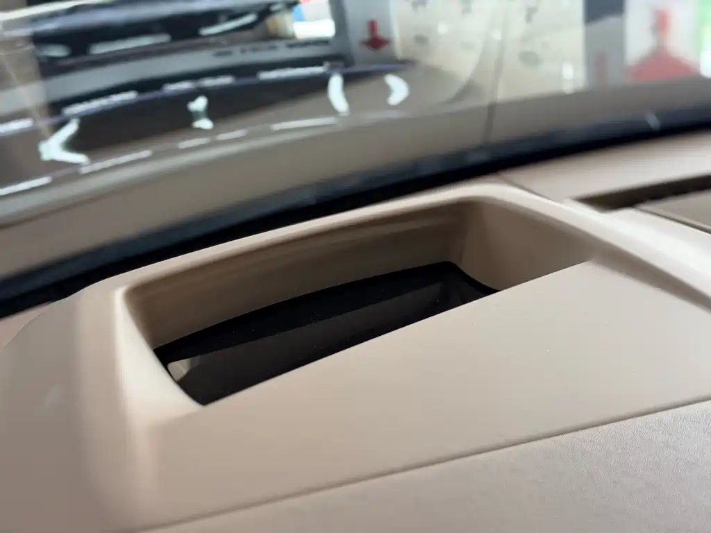 Range Rover 2024 3.0 L6 400PS SV尊荣创世加长版 4座