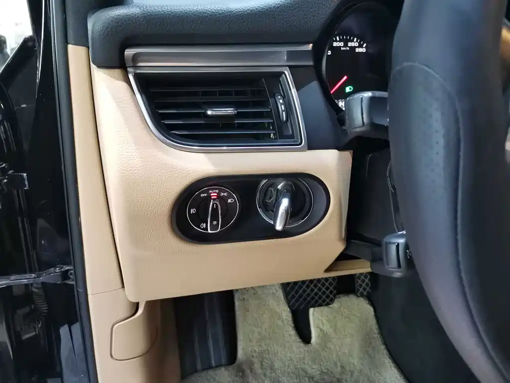 Macan 2.0T 2017 Model