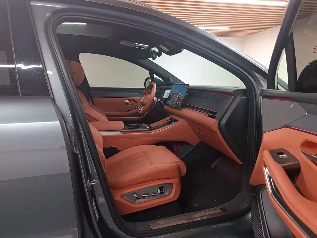 Tang L 2025 EV 600KM Four-Wheel Drive LiDAR Flagship Model