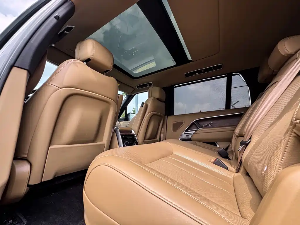 Range Rover 2023 3.0 L6 400PS Grandland Seven-Seat Extended Edition