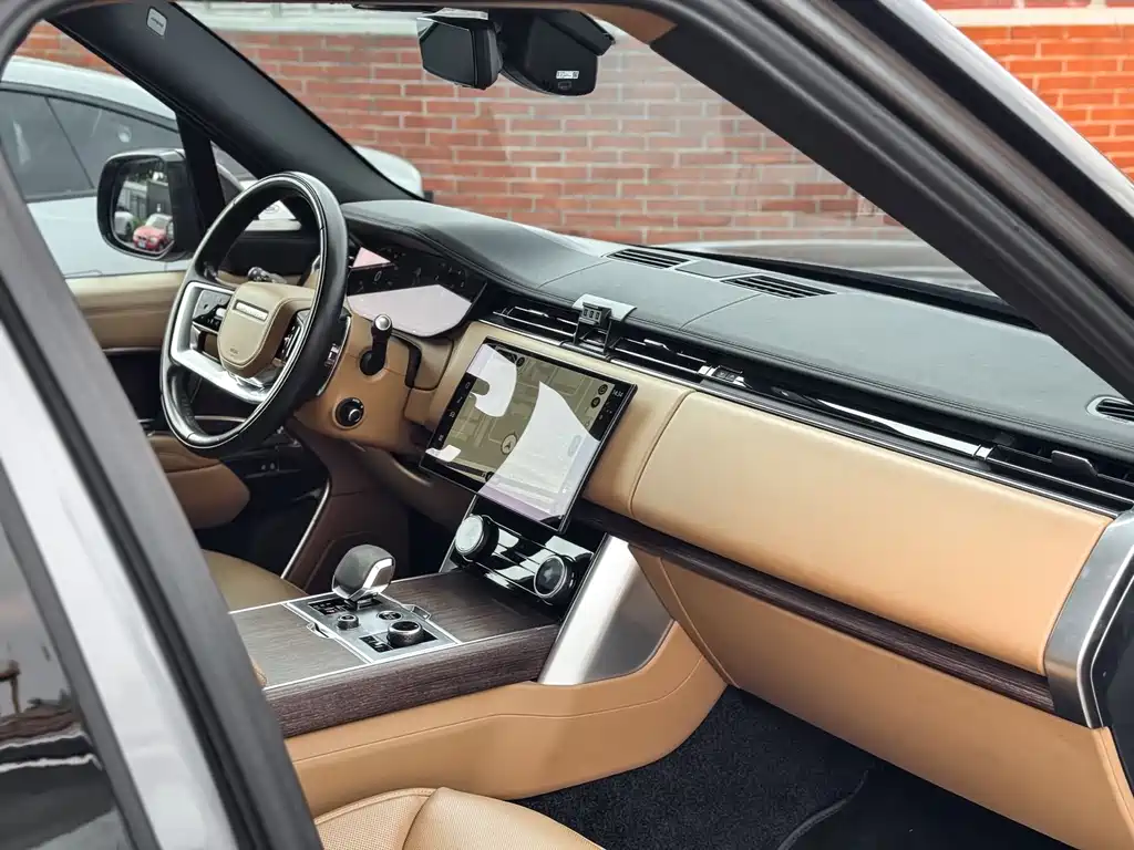 Range Rover 2023 3.0 L6 400PS Grandland Seven-Seat Extended Edition