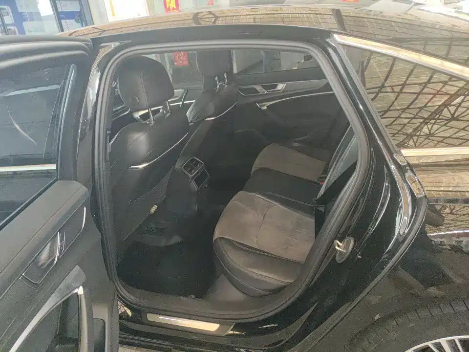 Audi A6L 2024 45 TFSI quattro Premium Dynamic Model
