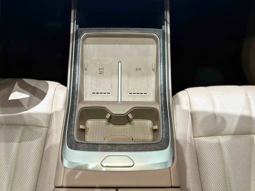Lado L90 2025 Max 6-seat Edition