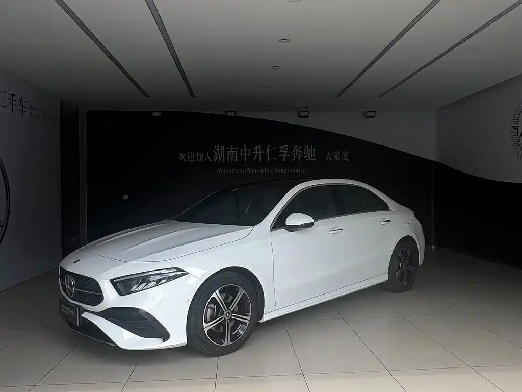 Mercedes-Benz A-Class 2023 A 200 L Fashion Edition