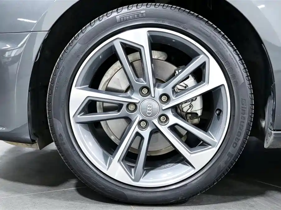 Audi A4L 2020 40 TFSI Fashion Dynamic Edition