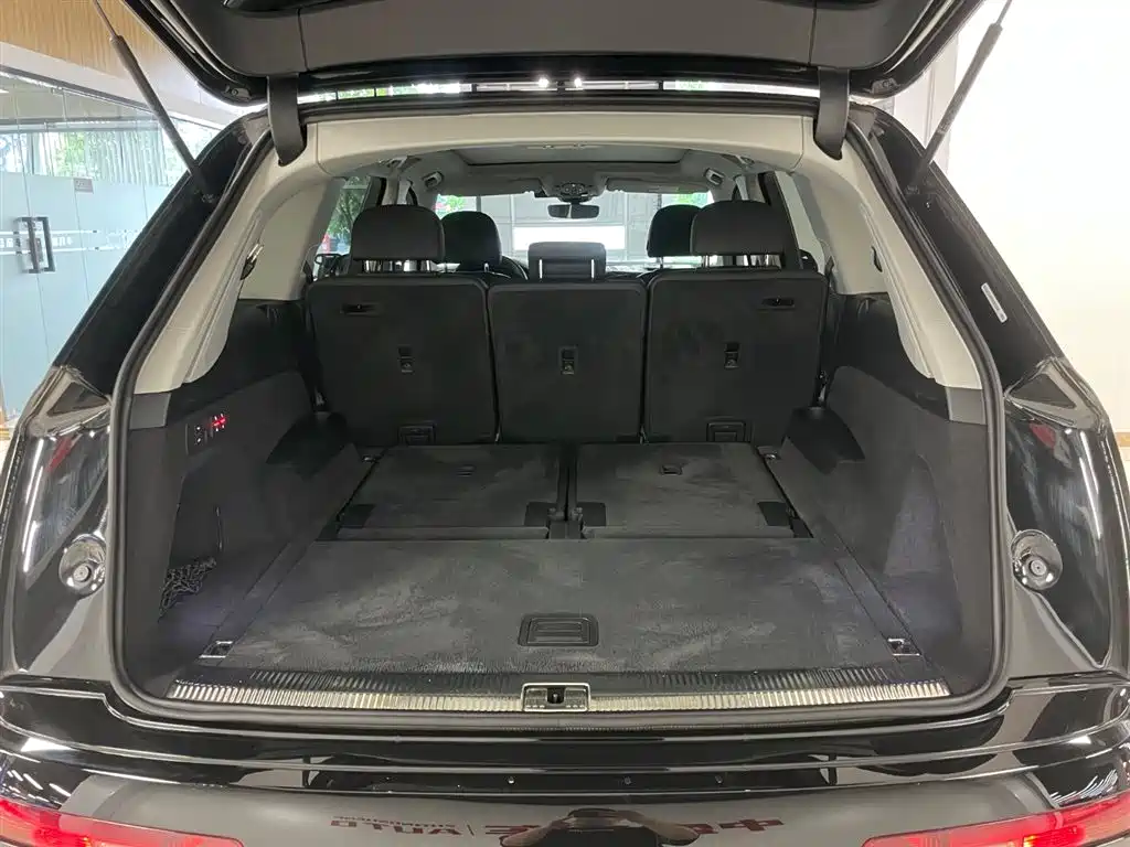 Audi Q7 2023 45 TFSI quattro S line Sport Edition