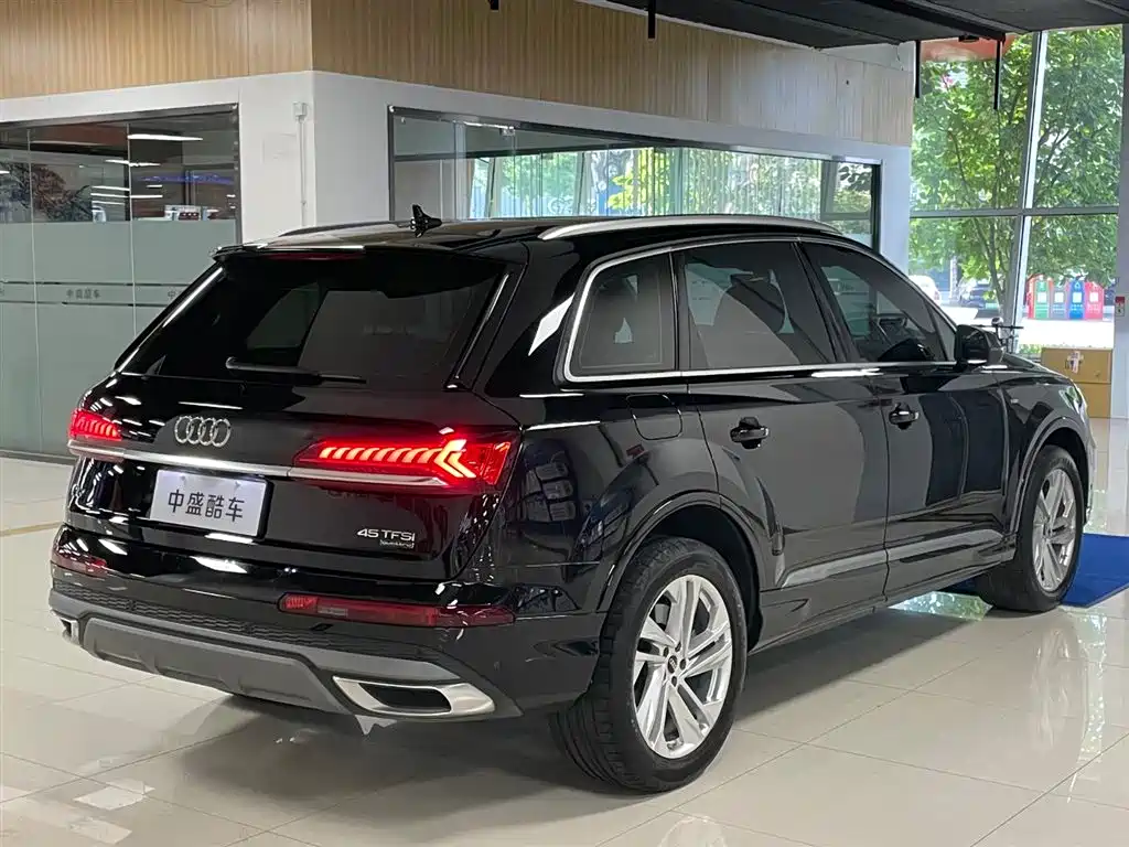 Audi Q7 2023 45 TFSI quattro S line Sport Edition