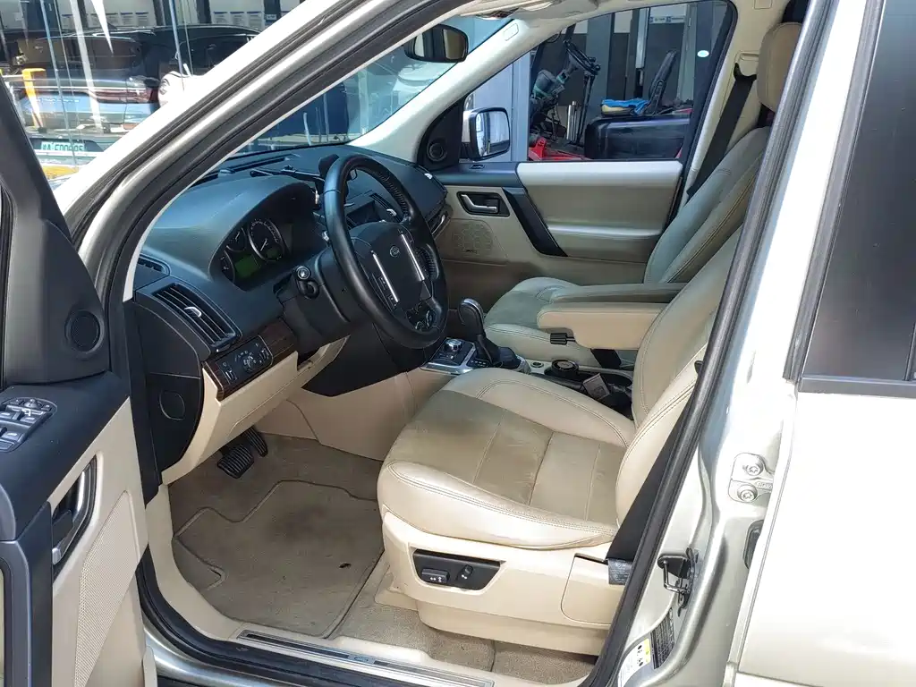 Freelander 2 2012款 2.0T Si4 HSE Gasoline Edition