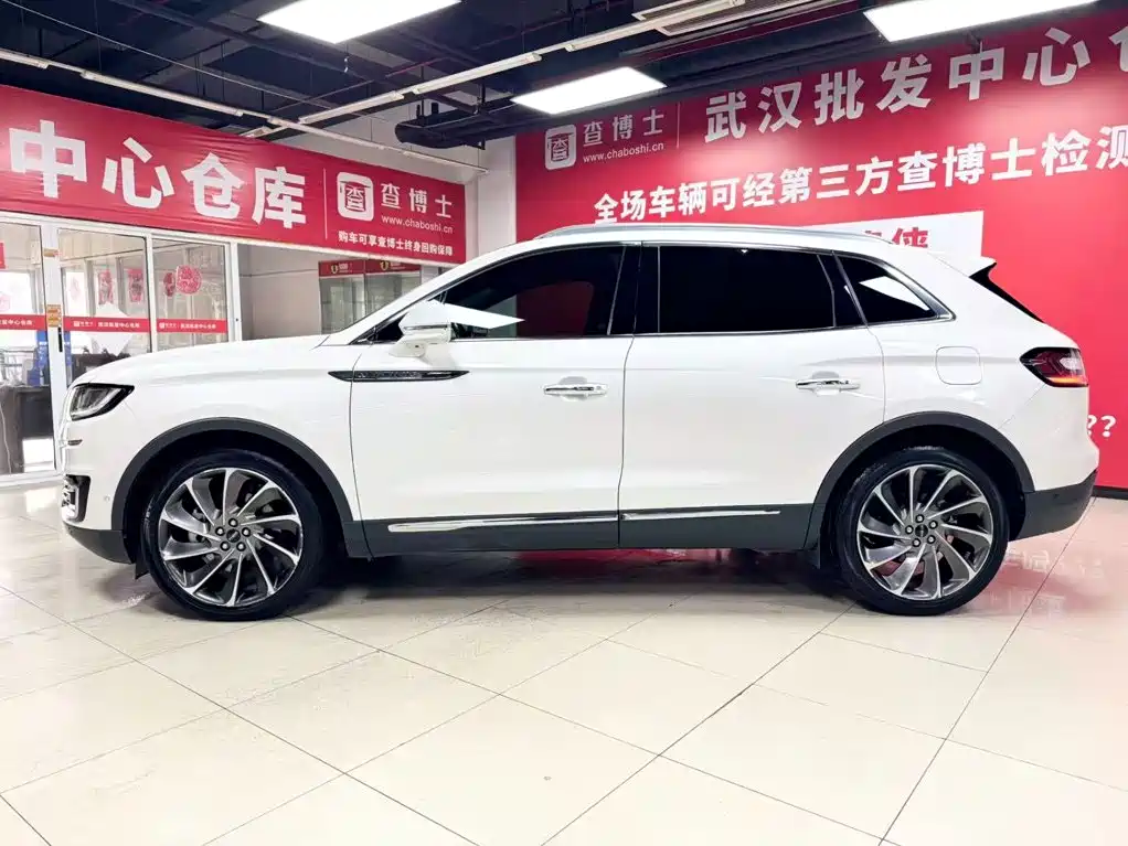 Navigator Import 2020 2.7T AWD Prestige Edition