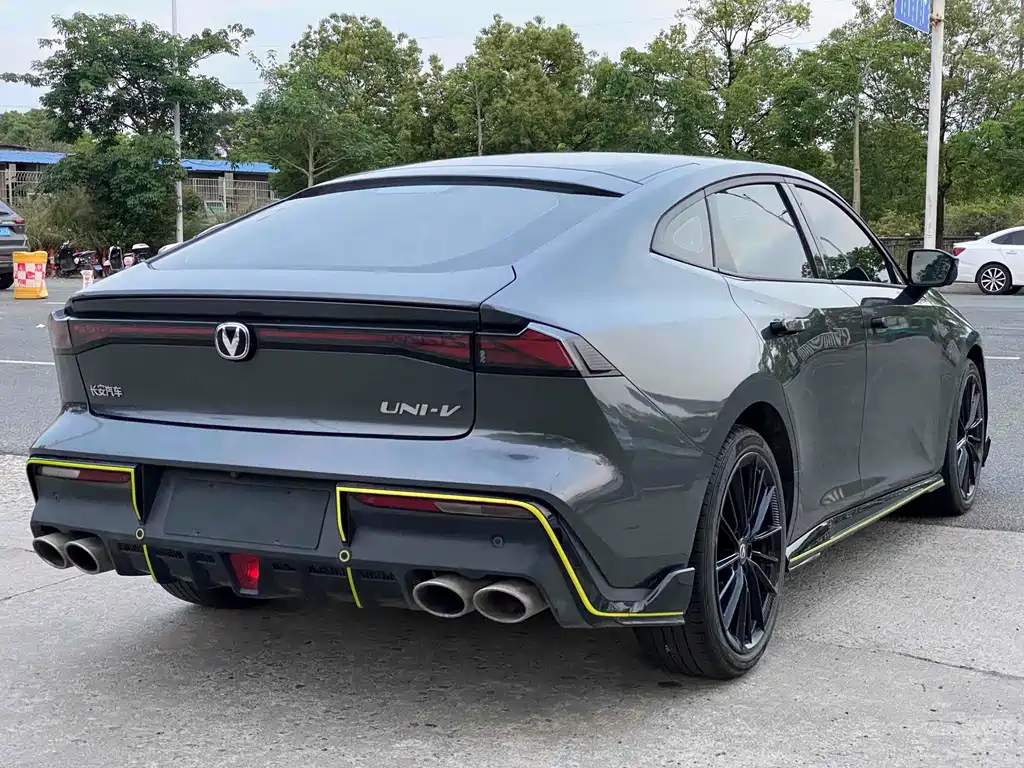 Changan UNI-V 2022 Model 1.5T Sports Edition