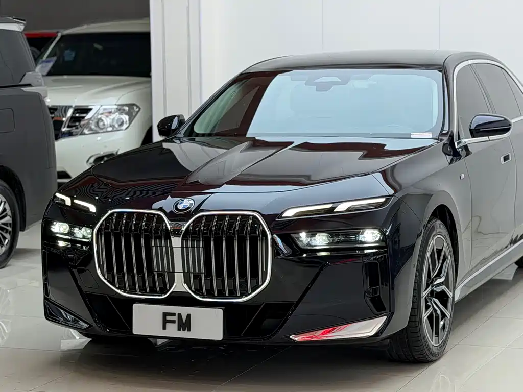 BMW 7 Series 2023 735Li M Sport Package