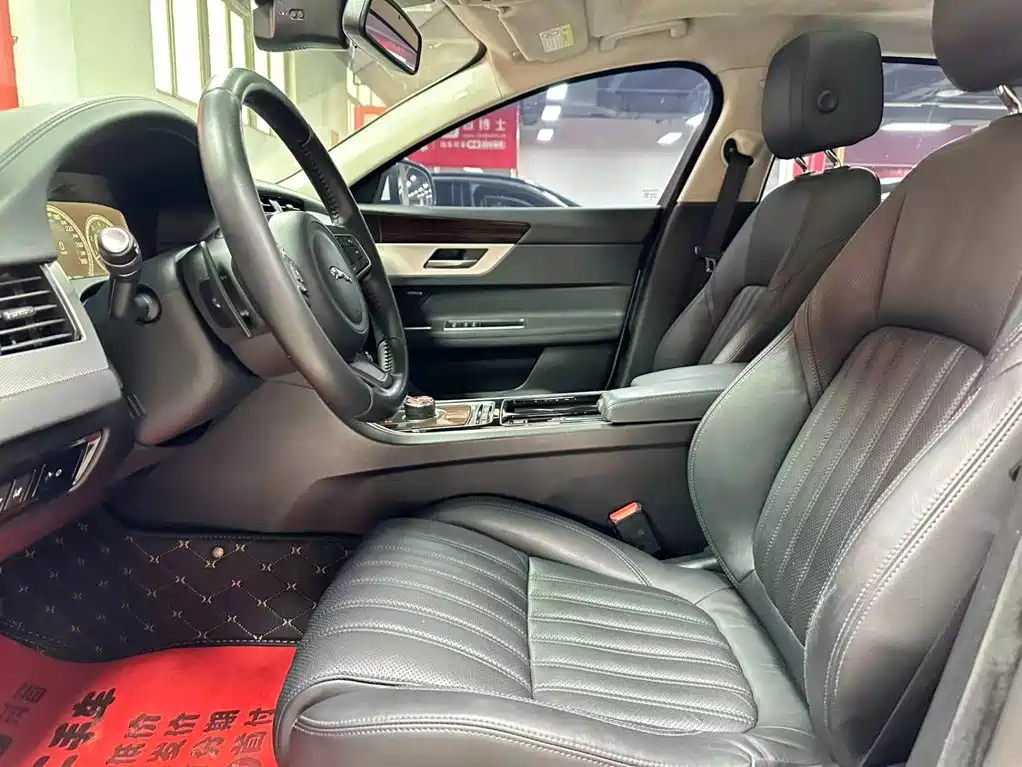 Jaguar XFL 2017款 XFL 2.0T 240PS Luxury Edition