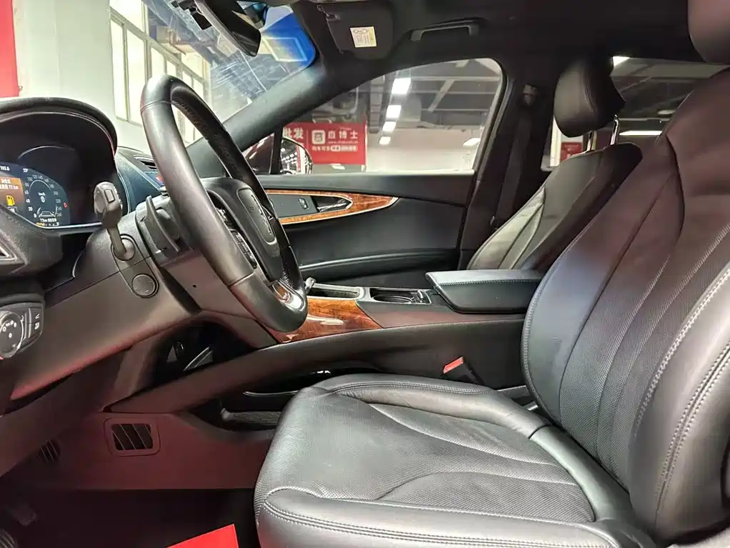 Navigator Import 2019 Model 2.0T 4WD Zunya Edition National V