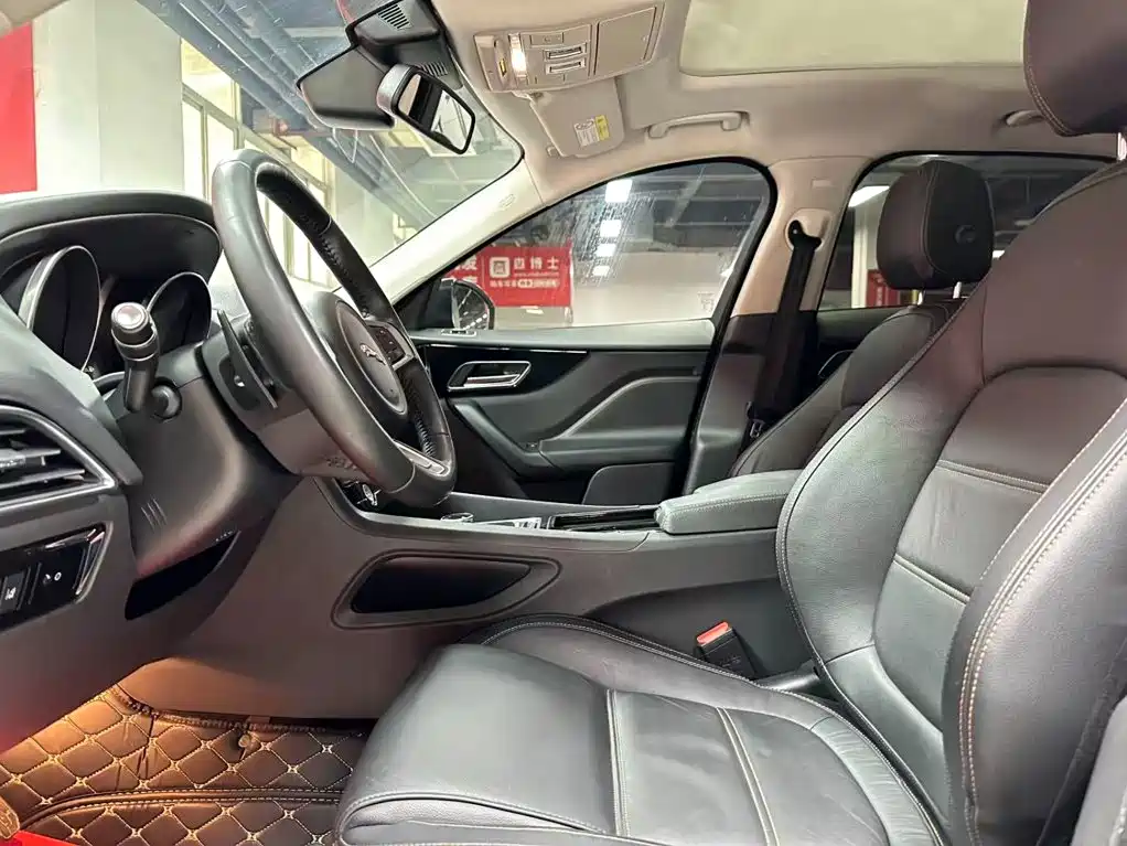 Jaguar F-PACE 2019 2.0T AWD Urban Prestige Edition