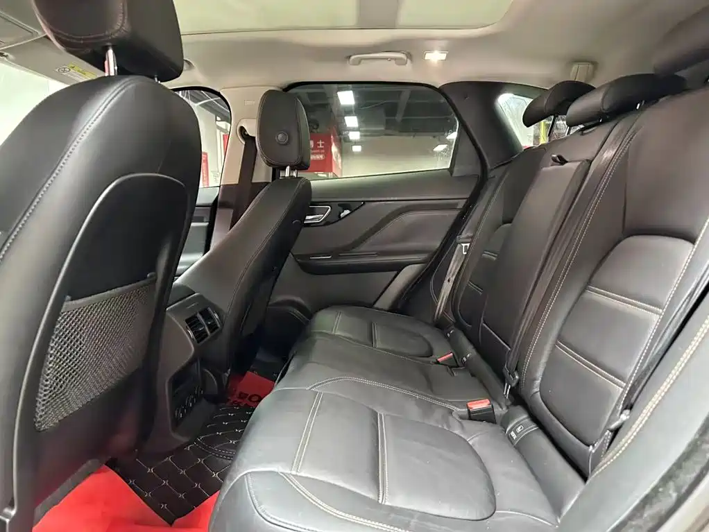 Jaguar F-PACE 2019 2.0T AWD Urban Prestige Edition