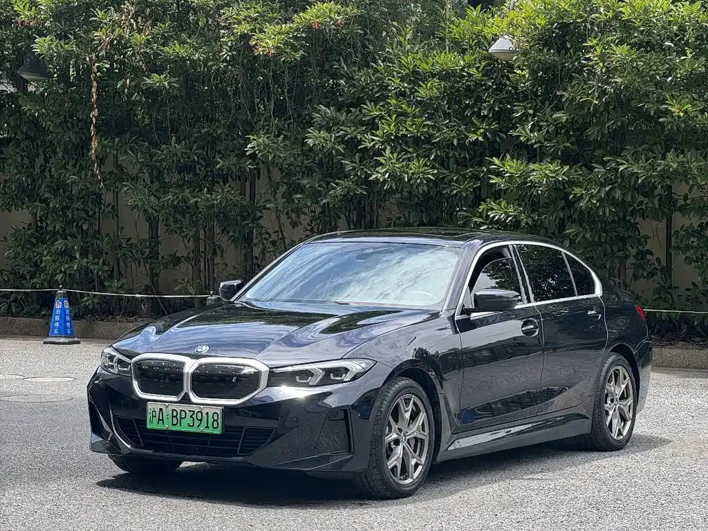 BMW i3 2022 eDrive 35 L