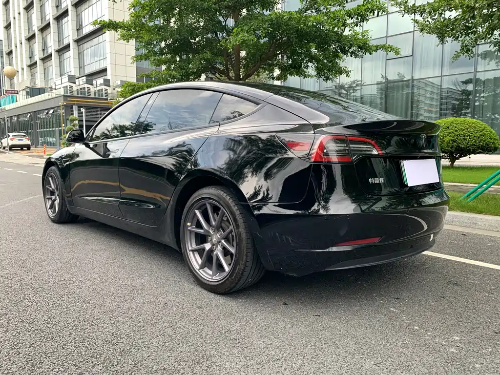 Model 3 Rear-Wheel Drive 2022