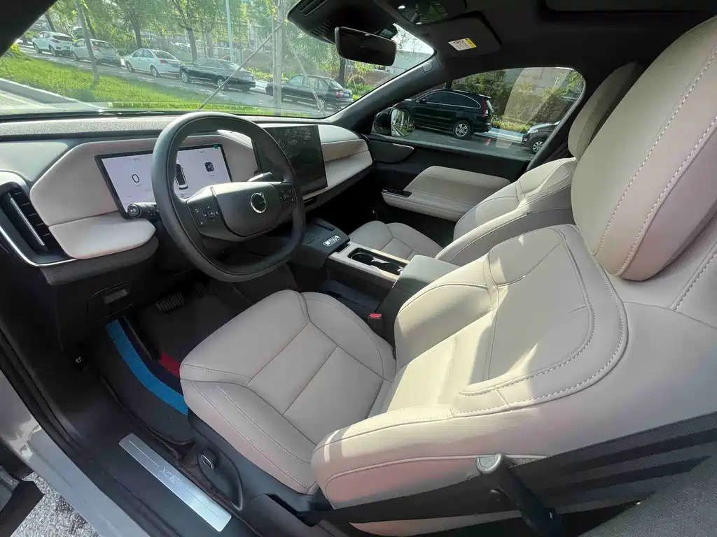 Volvo XC70 Plug-in Hybrid 2026 Model 4x4 Extended Range Core