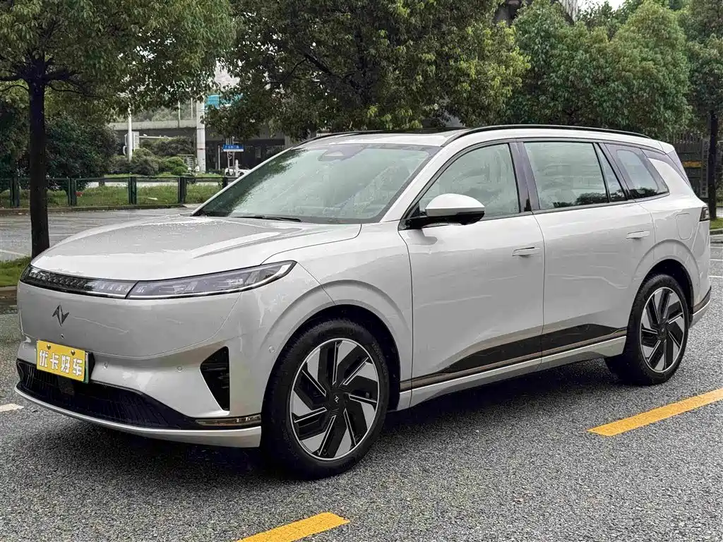 eπ008 2024 6-seat Extended Range Edition