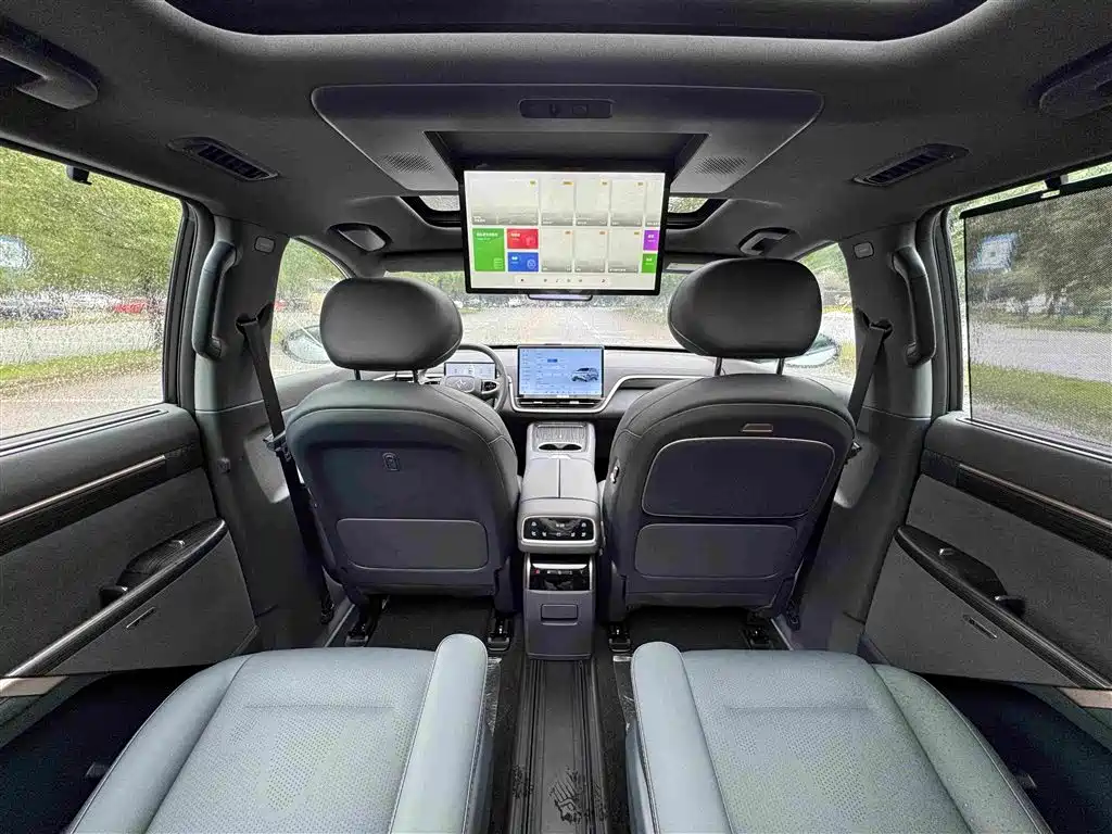 eπ008 2024 6-seat Extended Range Edition
