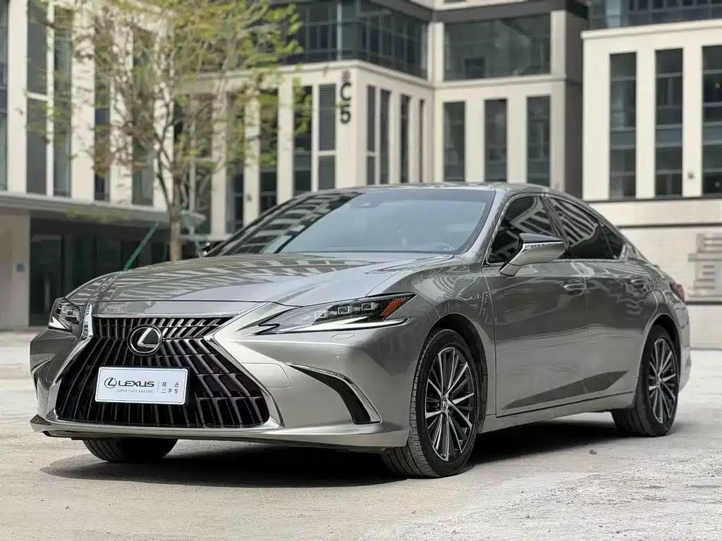 Lexus ES 2022 300h Premium Edition