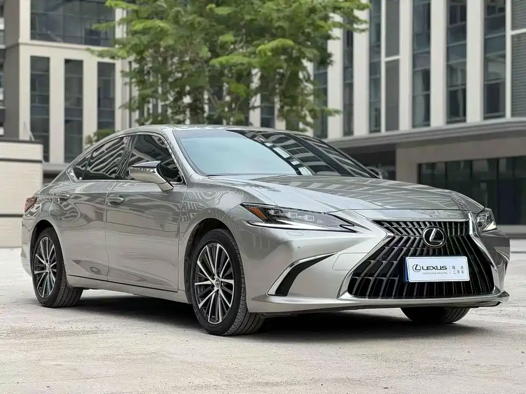 Lexus ES 2022 300h Premium Edition