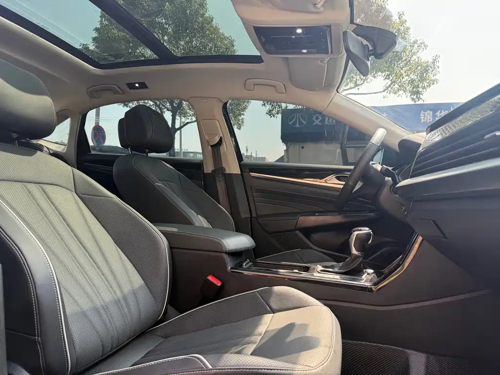 Passat 2024 330 TSI Starlight Elite Edition