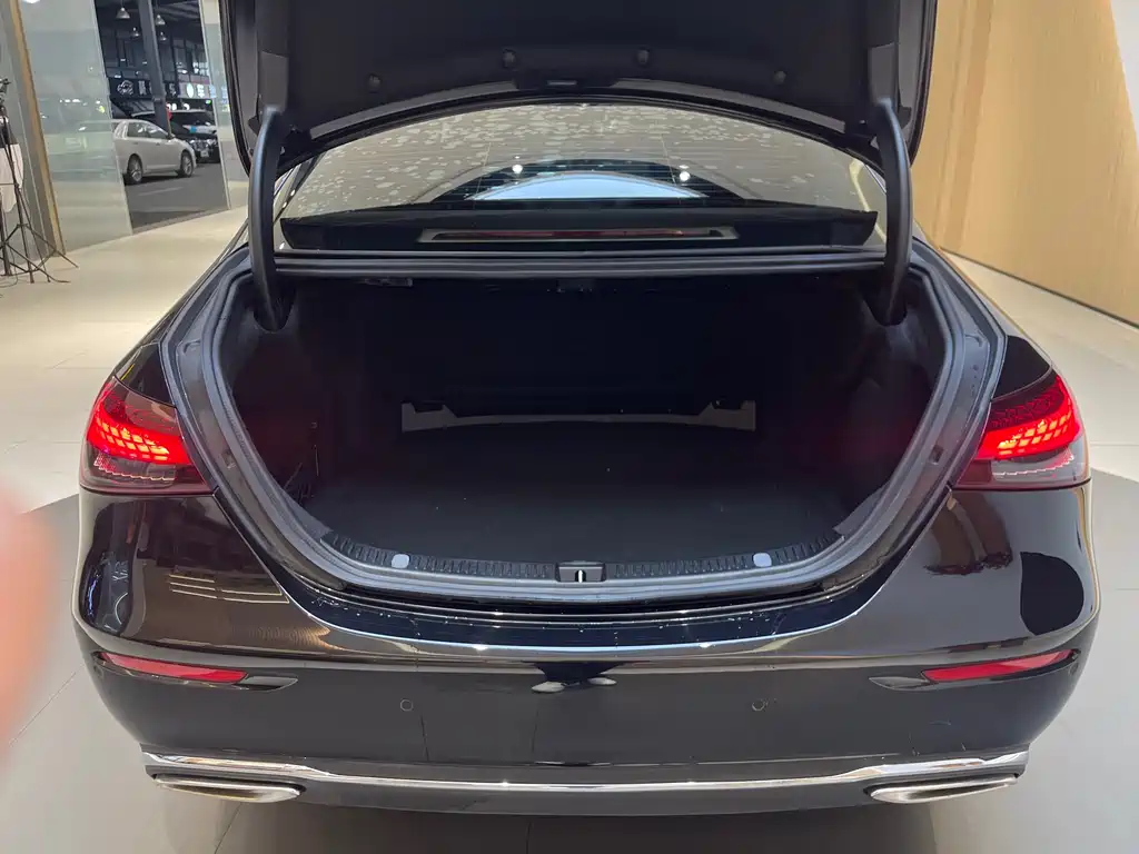 Mercedes-Benz E-Class 2022 Facelift E 260 L