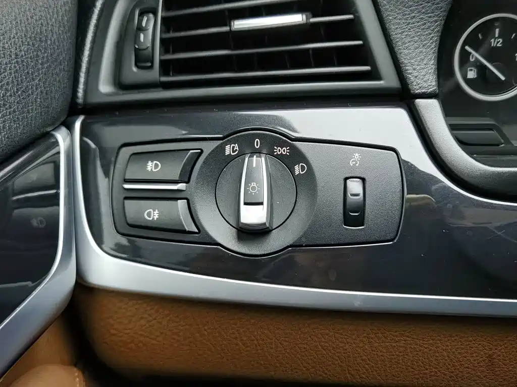 BMW 5 Series 2014 model 520Li Elegant Edition