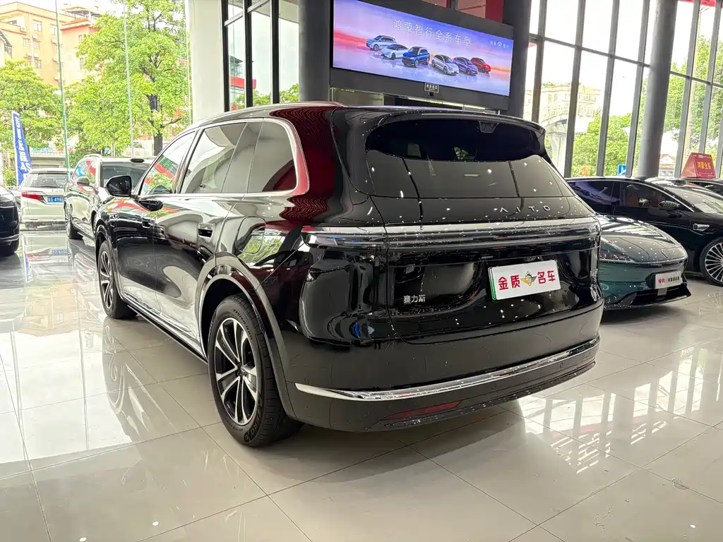 SWM 7 2026 Edition Range-Extended Ultra Four-Wheel Drive 6-Seater 192-line LiDAR