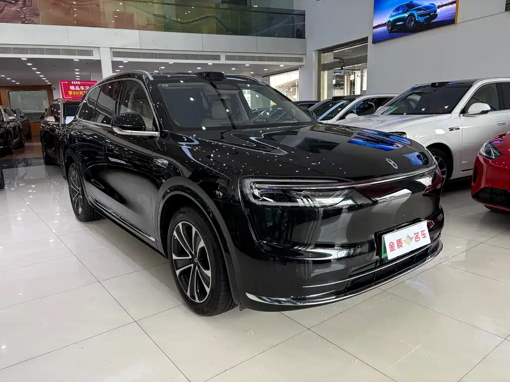 SWM 7 2026 Edition Range-Extended Ultra Four-Wheel Drive 6-Seater 192-line LiDAR