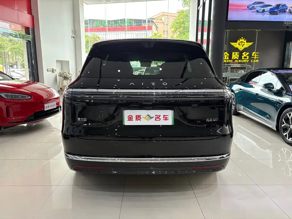 SWM 7 2026 Edition Range-Extended Ultra Four-Wheel Drive 6-Seater 192-line LiDAR